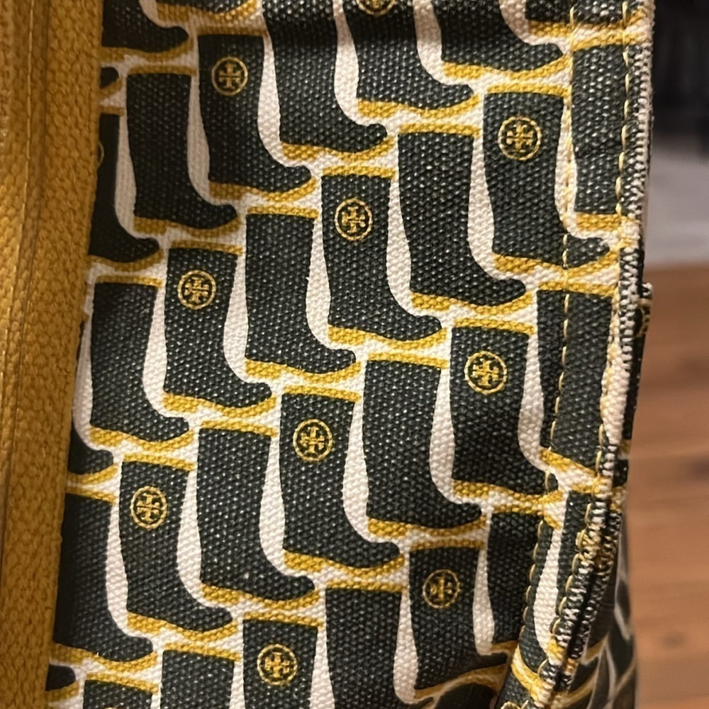 Tory Burch ☔️ RainBoot Tote - Picture 3 of 13